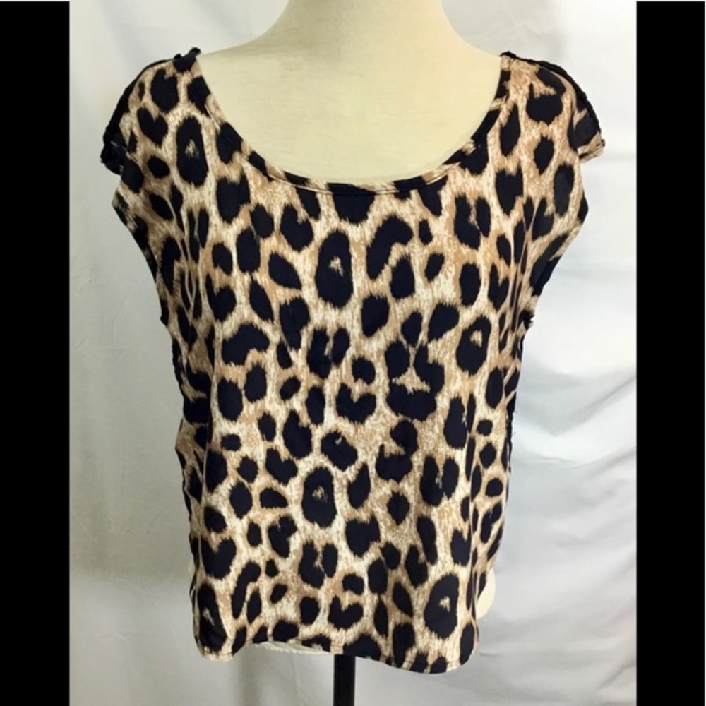 Se Sang Cheetah Top with Back Detail